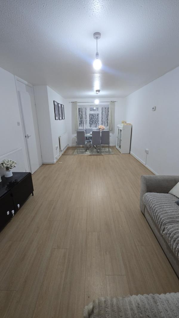 2 bedroom flat in London House Exchange
