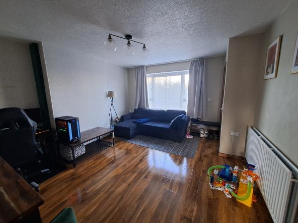 2 bedroom house in Page Moss House Exchange