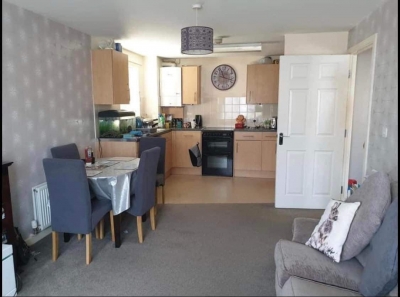 2   bedroom flat in Hoddesdon