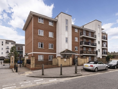 2 bedroom flat in Abbey Wood House Exchange