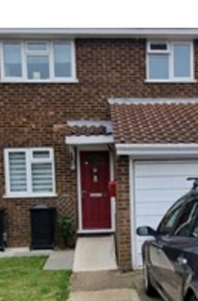 3   bedroom house in Luton