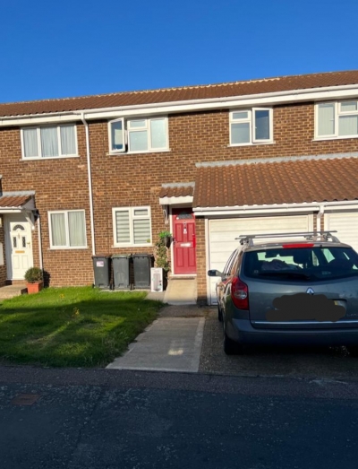 3   bedroom house in Luton