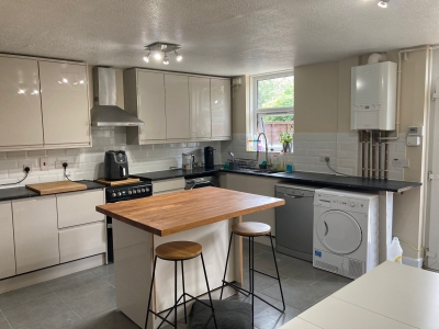 4   bedroom house in London
