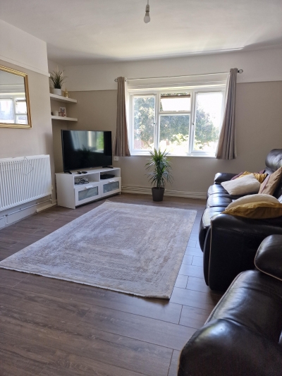 3   bedroom flat in Hornsey